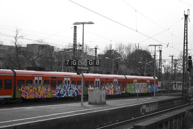 Graffiti Train in Köln - Photo by wallsdontlie - rigor, broke, foim