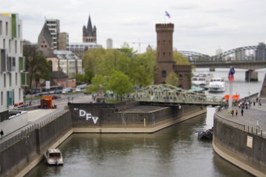 Graffiti Wall in Köln - Photo by wallsdontlie - dfv, tilt, shift