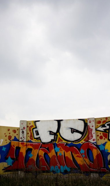 Graffiti Wall in Köln - Photo by wallsdontlie - fc, tiamo, train