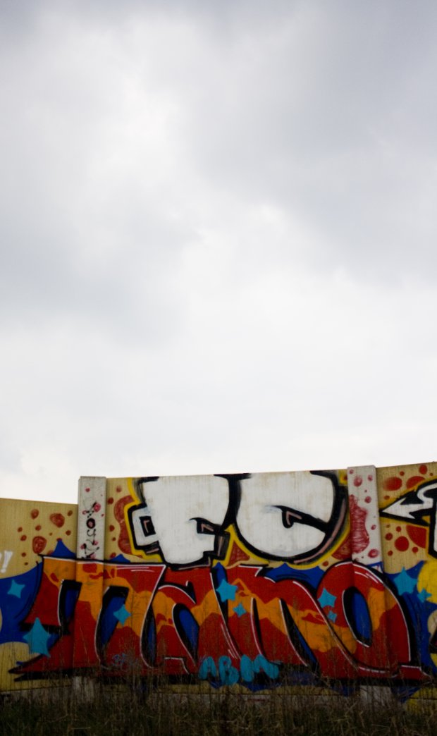 Graffiti Wall in Köln - Photo by wallsdontlie - fc, tiamo, train
