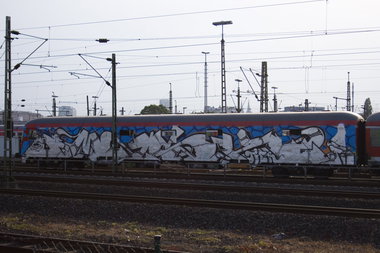 Graffiti Train in Köln - Photo by wallsdontlie - mask, wholecar, chrome