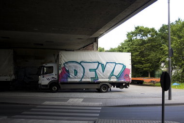 Graffiti Bombing in Köln - Photo by wallsdontlie - dfv, truck