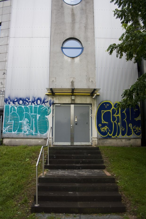 Graffiti Wall in Köln - Photo by wallsdontlie - leicht, geier