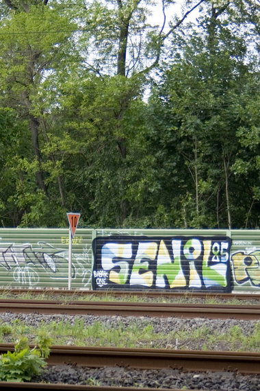 Graffiti Wall in Köln  - Photo by wallsdontlie - senil, trainline, cologne