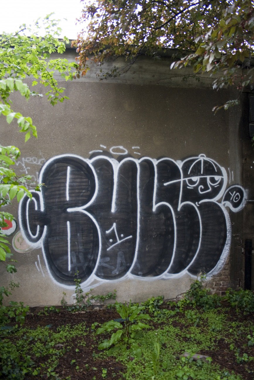 Graffiti Wall in Köpn - Photo by wallsdontlie - bulle, throwup, cologne