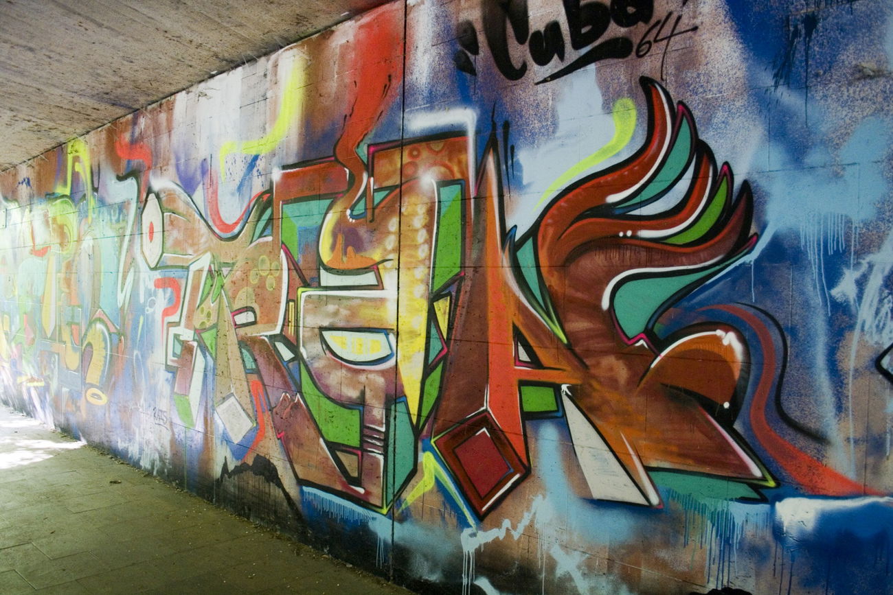 Graffiti Wall in Leverkusen - Photo by wallsdontlie - tran
