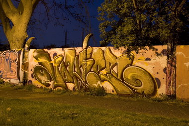 Graffiti Wall in Köln - Photo by wallsdontlie - volker, nightshot