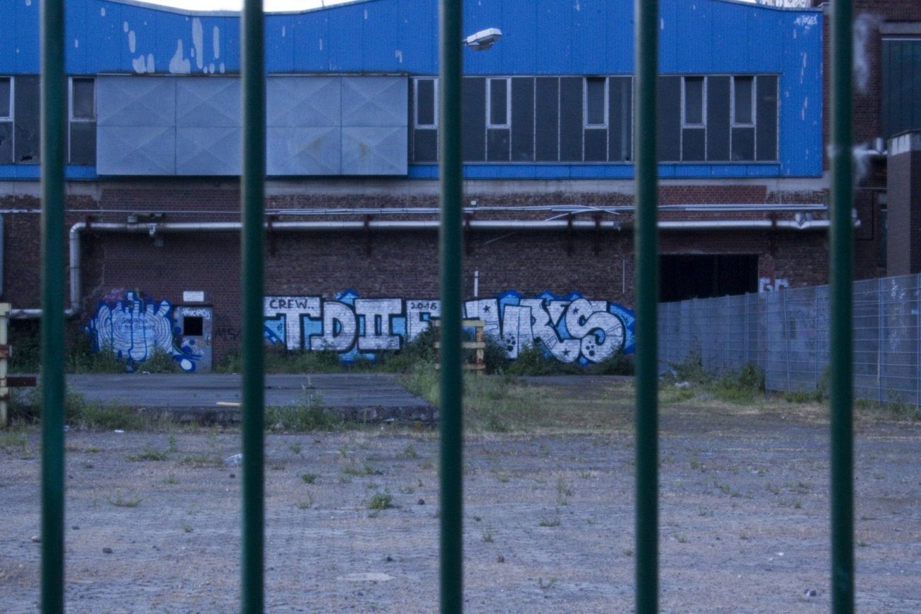 Graffiti Wall in Köln - Photo by wallsdontlie - td2f, vrs