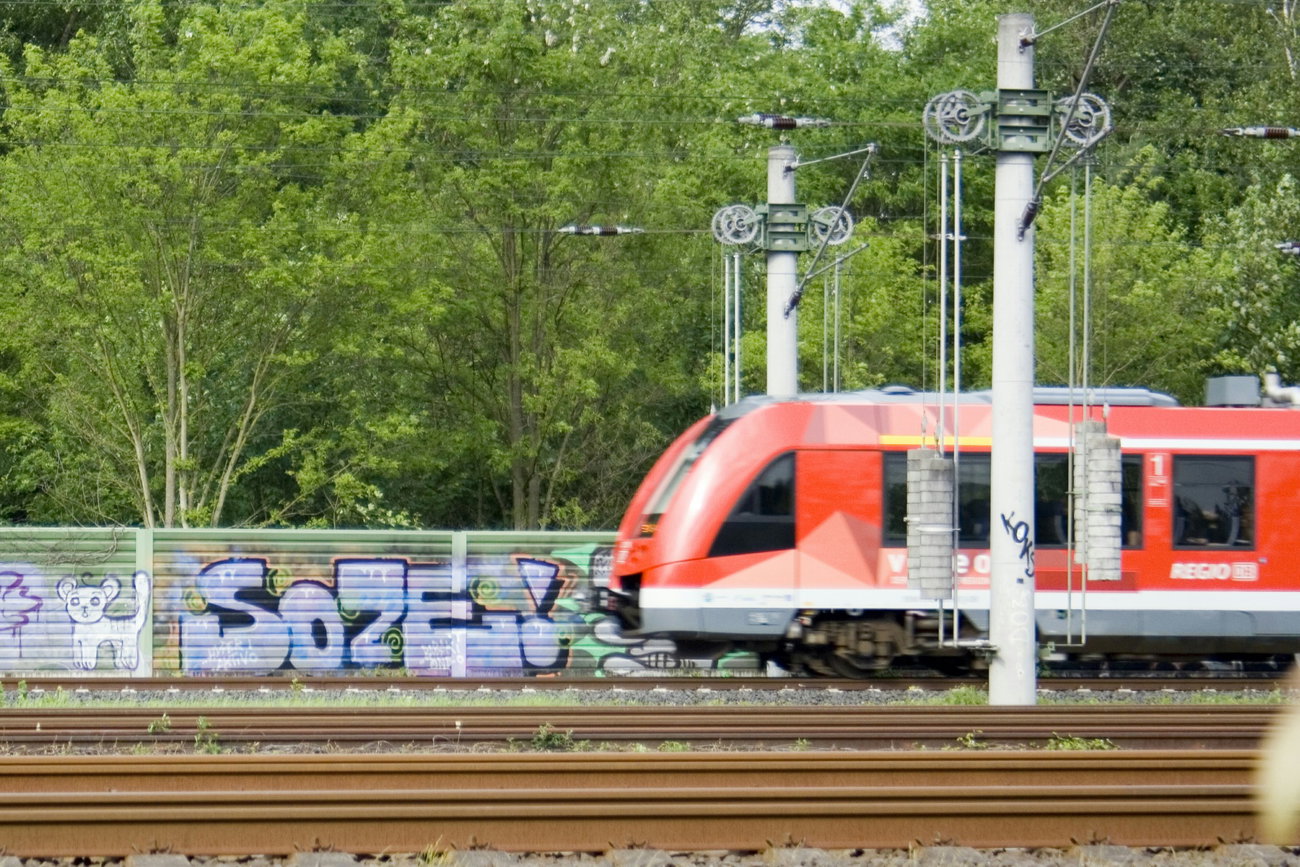 Graffiti Wall in Köln  - Photo by wallsdontlie - soze, trainline, cologne