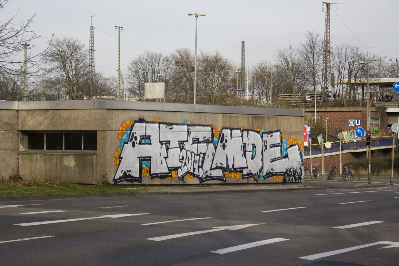 Graffiti Wall in Köln  - Photo by wallsdontlie - ats, mde, chrome