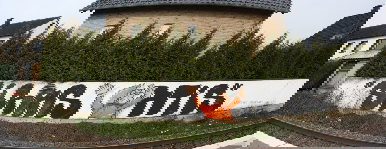 Graffiti Wall in Leichlingen (Rheinland) - Photo by wallsdontlie - siras, atis, train