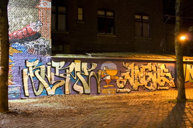 Graffiti in Köln - Photo by wallsdontlie - birne, angus, halloffame