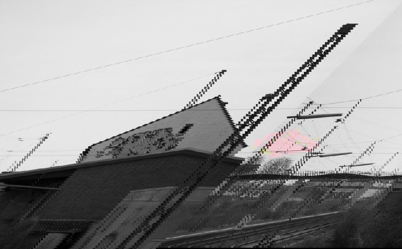 Graffiti Bombing in Leverkusen - Photo by wallsdontlie - puls, roof, top