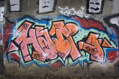 Graffiti Wall in Köln - Photo by wallsdontlie - hate