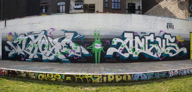 Graffiti Wall in Köln - Photo by wallsdontlie - plaque, angus, cologne (2017)