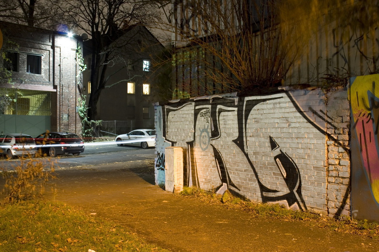 Graffiti in Köln  - Photo by wallsdontlie - tka, chrome, halloffame