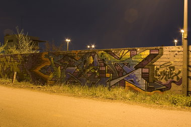 Graffiti Wall in Köln  - Photo by wallsdontlie - rait, nightshot
