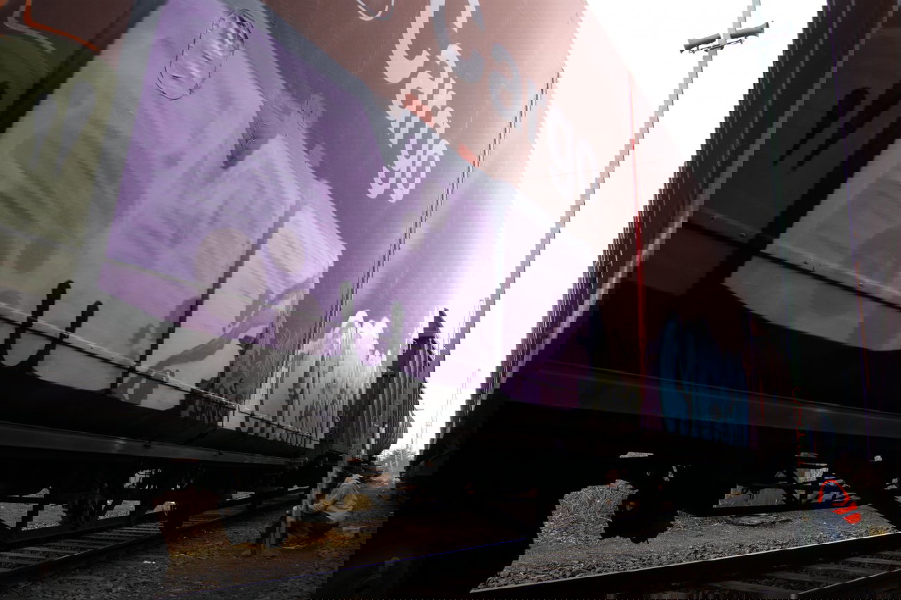 Graffiti Train - Photo by walter_white - mf, mfcrew, atmosphere