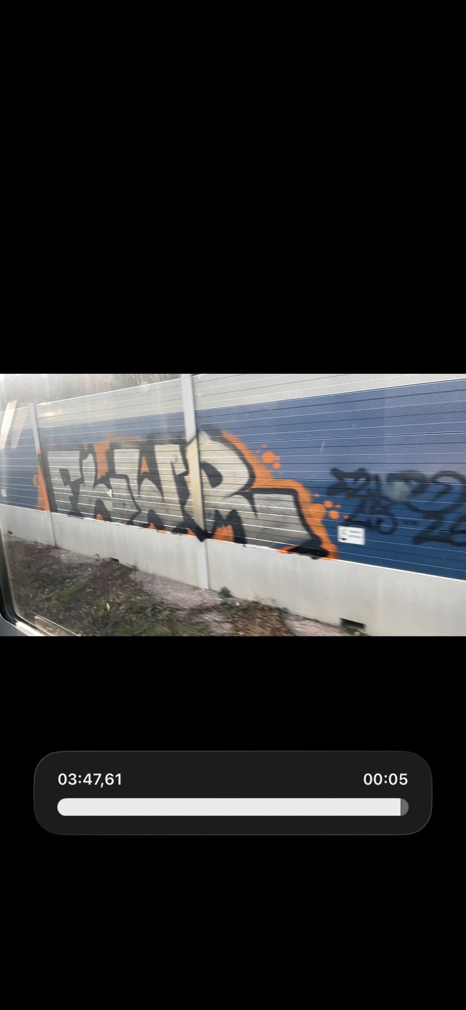 Graffiti Wall - Photo by walterfrosch85