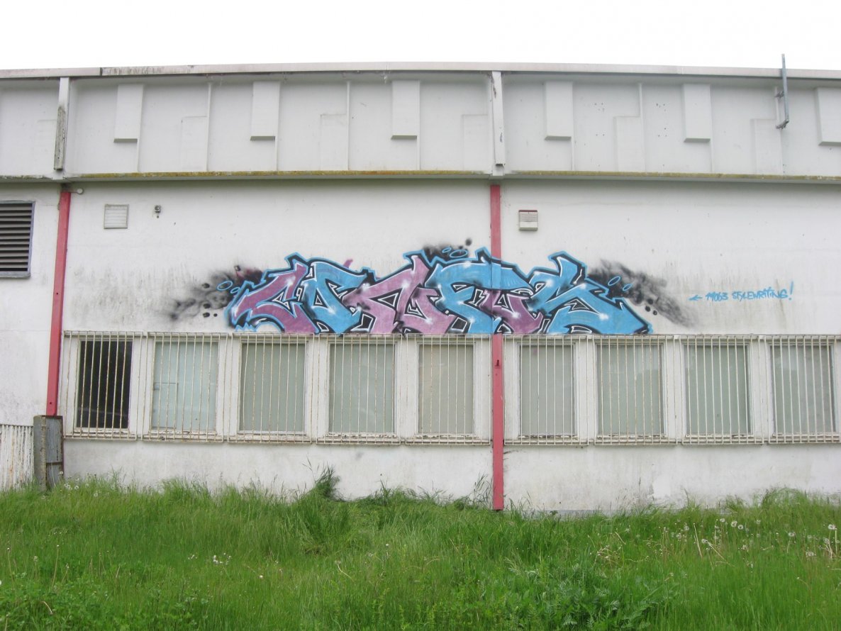 Graffiti Wall - Photo by wastedlife