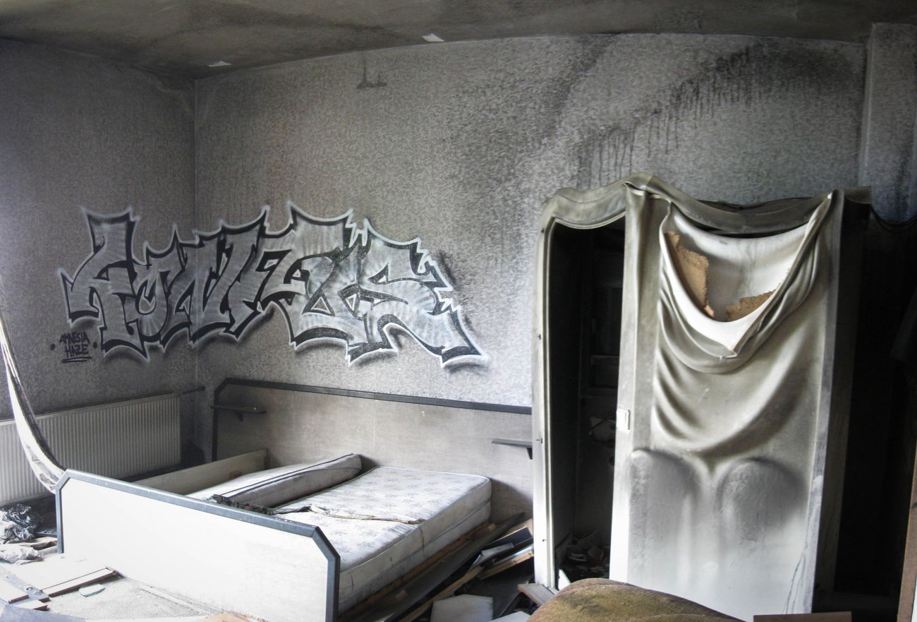 Graffiti Bombing - Photo by wastedlife