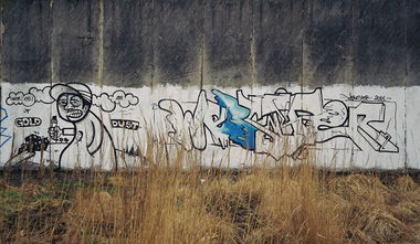 Graffiti Bombing - Photo by webster - webster, kotlina, crew (2011)