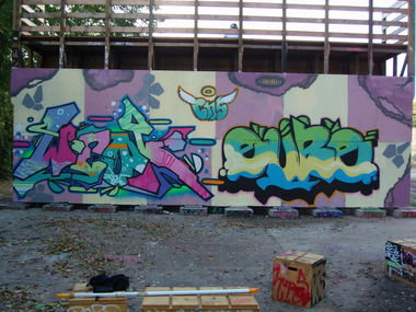 Graffiti Wall in berlin - Photo by weok - weok, eure, cns