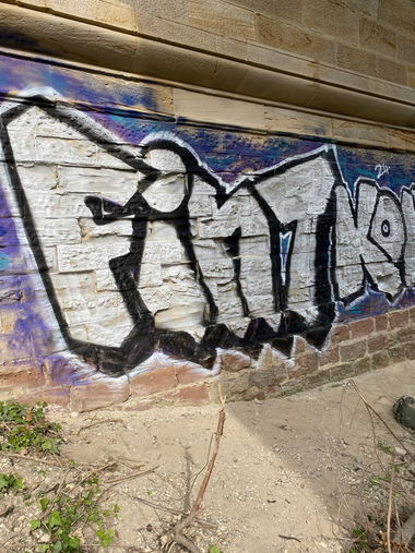 Graffiti Wall - Photo by whonift - fint