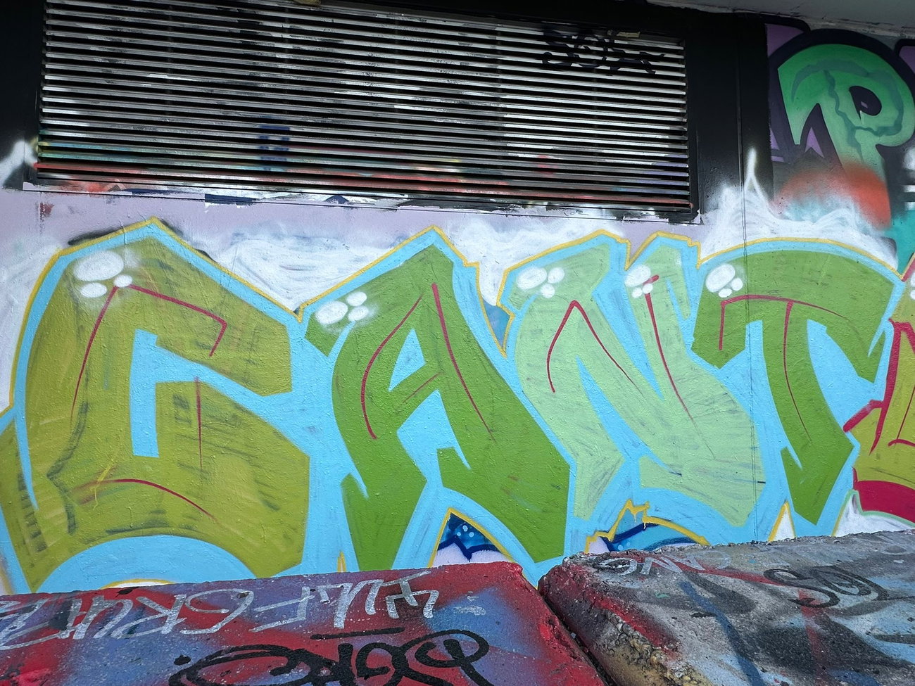 Graffiti Wall - Photo by whonift - fint, cant