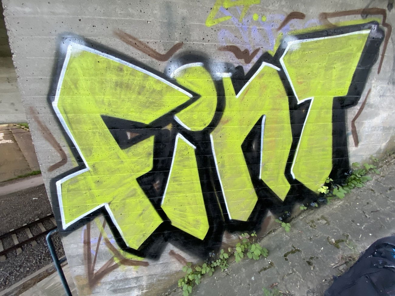 Graffiti Wall - Photo by whonift - fint