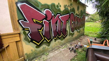Graffiti Wall - Photo by whonift - fint, comik