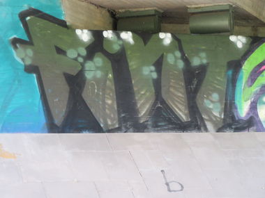 Graffiti Wall - Photo by whonift - fint