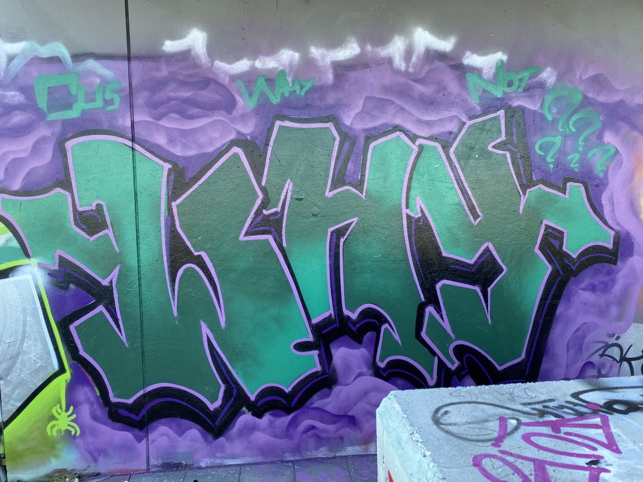 Graffiti Wall - Photo by whonift - why (2024)