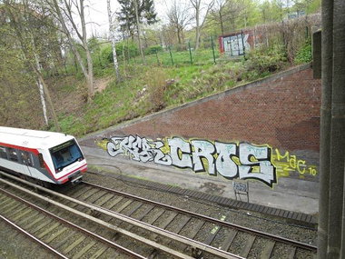 Graffiti Bombing - Photo by widow - ker, cros