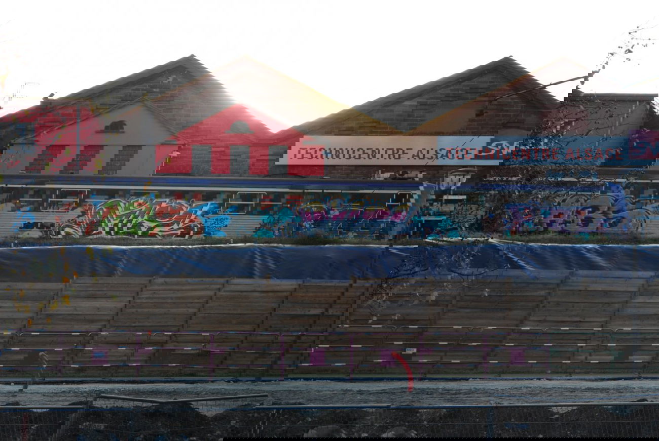 Graffiti Train - Photo by willi - raps, oily, rol