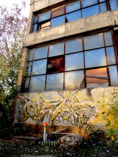 Graffiti Wall - Photo by wince_ecniw