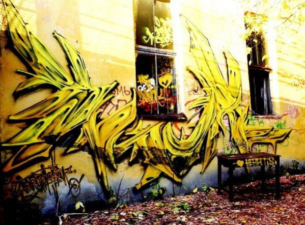 Graffiti Wall - Photo by wince_ecniw