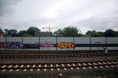 Graffiti Wall - Photo by woisderhiney - lackfarben