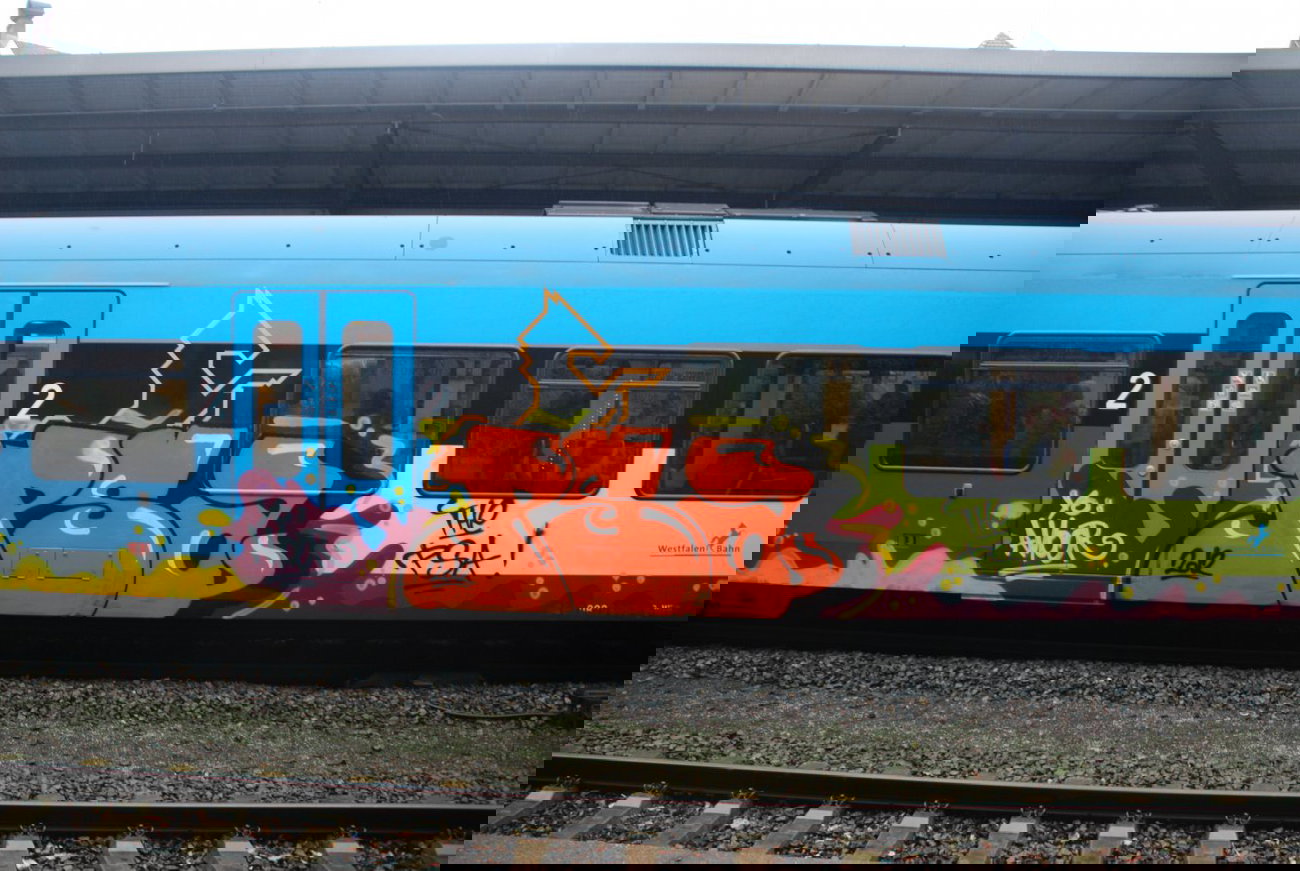 Graffiti Train - Photo by woisderhiney - osnabrück, die, jungspunde (2012)