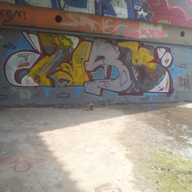 Graffiti Wall - Photo by wsb - wsb (2014)