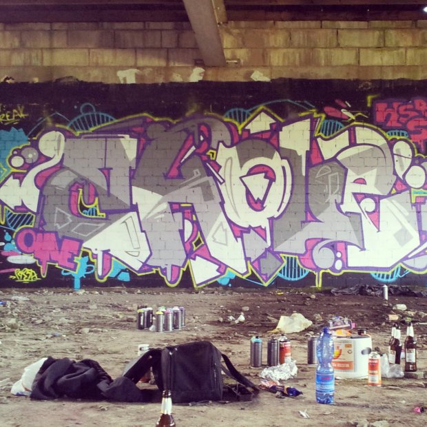 Graffiti Wall - Photo by wsb - wsb, sole (2014)