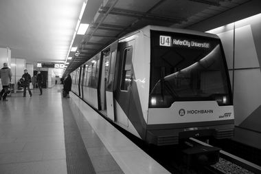 Graffiti Artwork in Hamburg - Photo by wypad_z_baru - CZUB, WBS (2013)