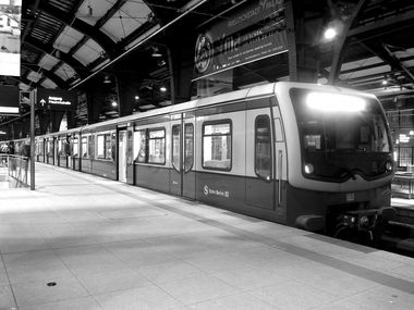 Graffiti Train in Berlin - Photo by wypad_z_baru - CZUB, WBS (2012)