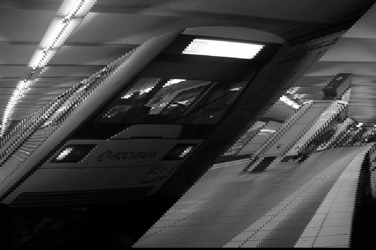 Graffiti Artwork in Hamburg - Photo by wypad_z_baru - CZUB, WBS (2013)