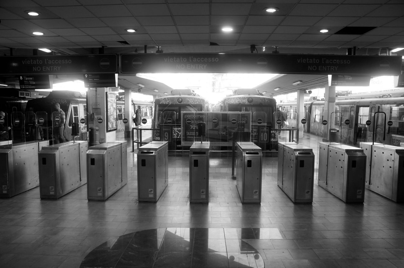 Graffiti Train in Neapol - Photo by wypad_z_baru (2023)