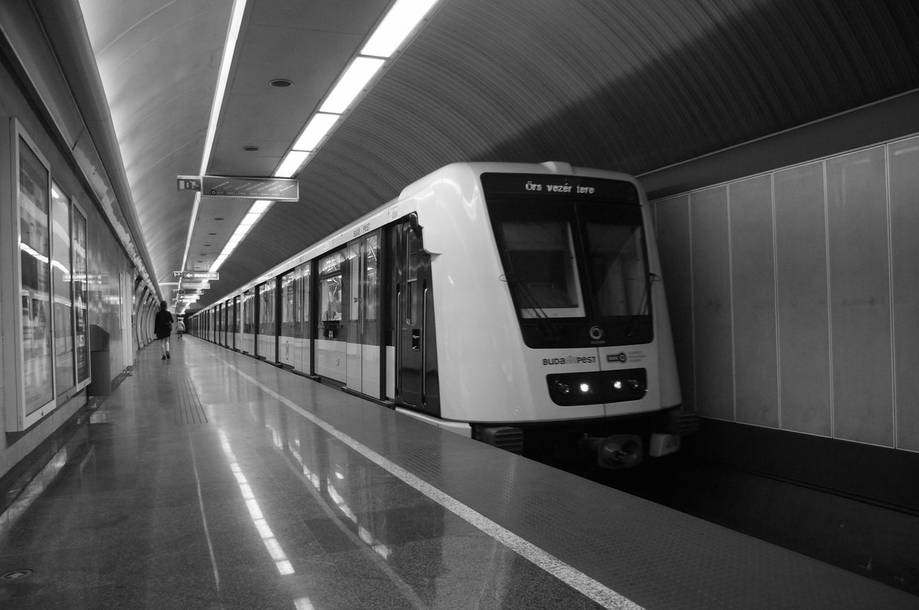 Graffiti Train in Budapest - Photo by wypad_z_baru (2015)