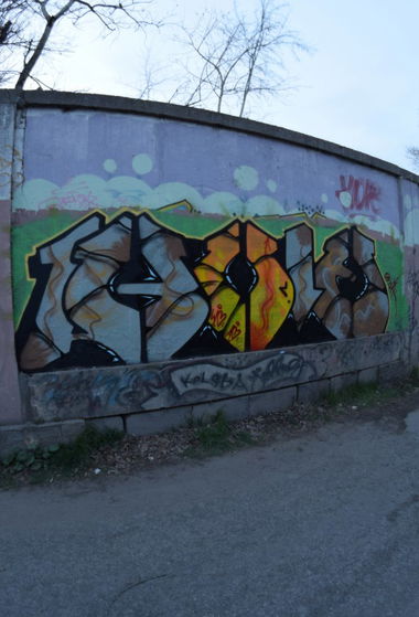 Graffiti Wall - Photo by wypierdalac