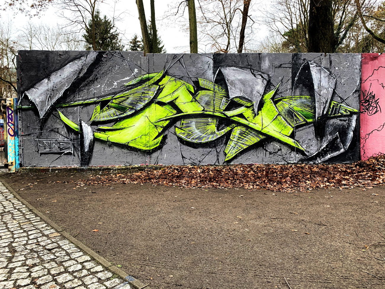 Graffiti Wall - Photo by x9 - graffiti, potsdam, lindenpark (2021)