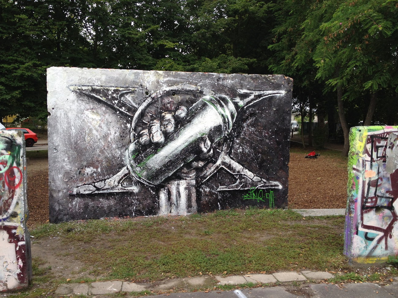 Graffiti Wall - Photo by x9 (2017)