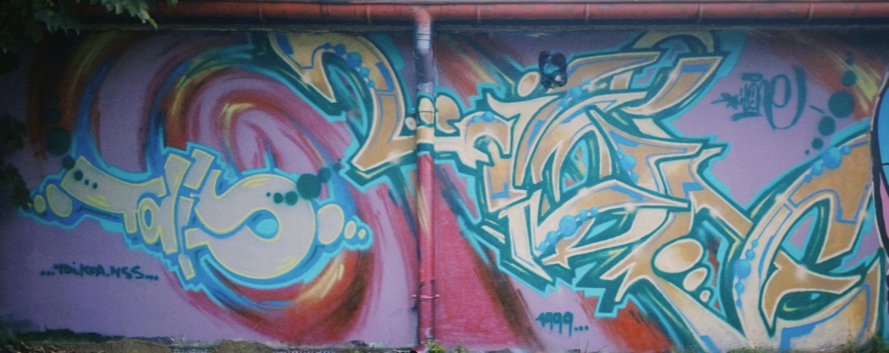 Graffiti Wall - Photo by xilosis